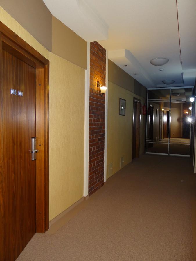 Grot Hotel Malbork Buitenkant foto