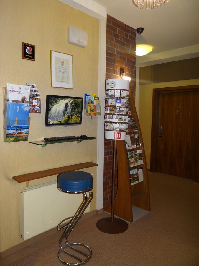 Grot Hotel Malbork Buitenkant foto