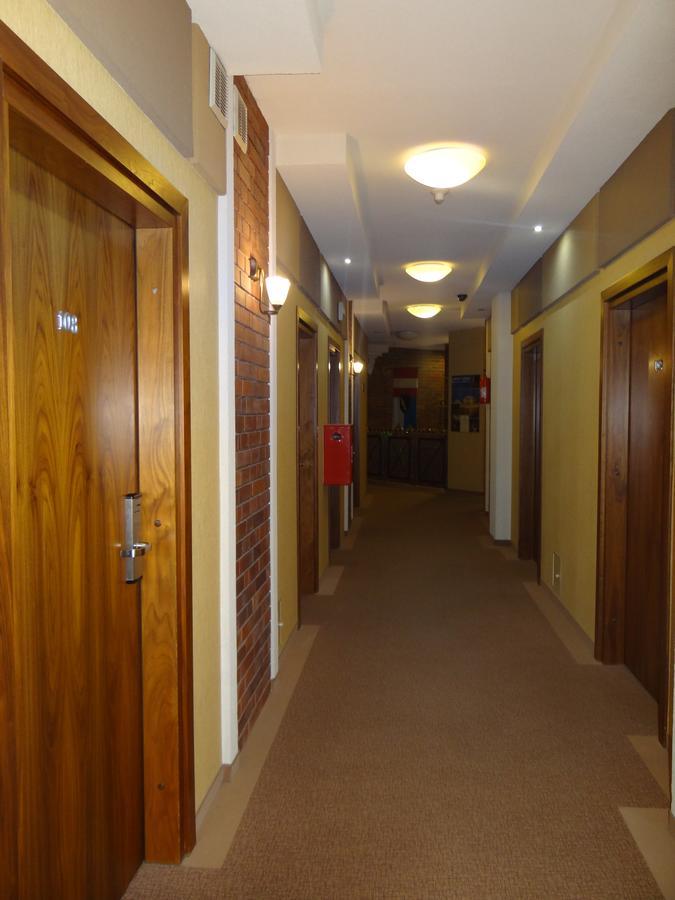 Grot Hotel Malbork Buitenkant foto
