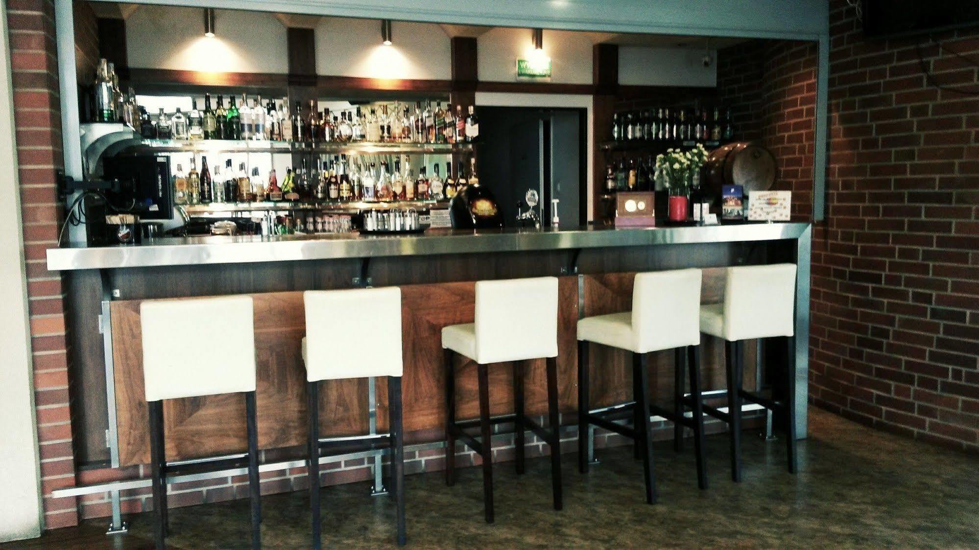 Grot Hotel Malbork Buitenkant foto